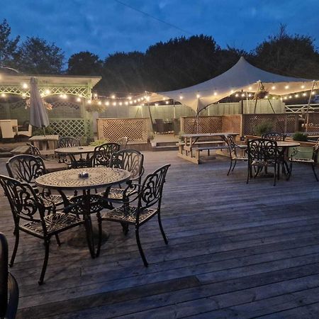 Heaven'S Kitchen At Squirrel Inn Godalming Exterior foto